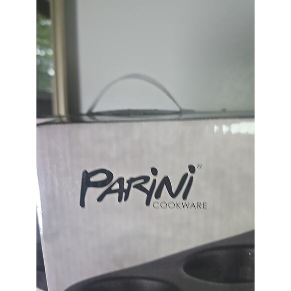 2 NEW Parini Stoneware Muffin Cupcake Pans 12 Cup Stone Stoneware NEW IN BOX - Picture 6 of 7